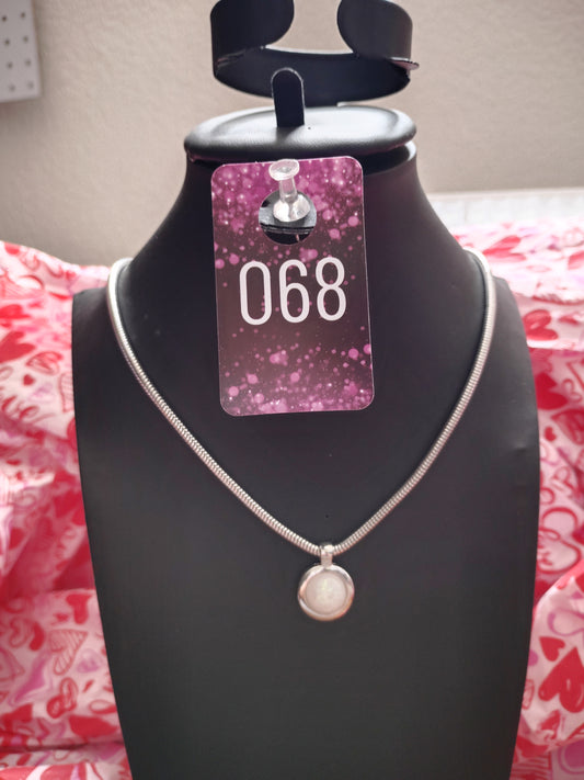 Habit white necklace
