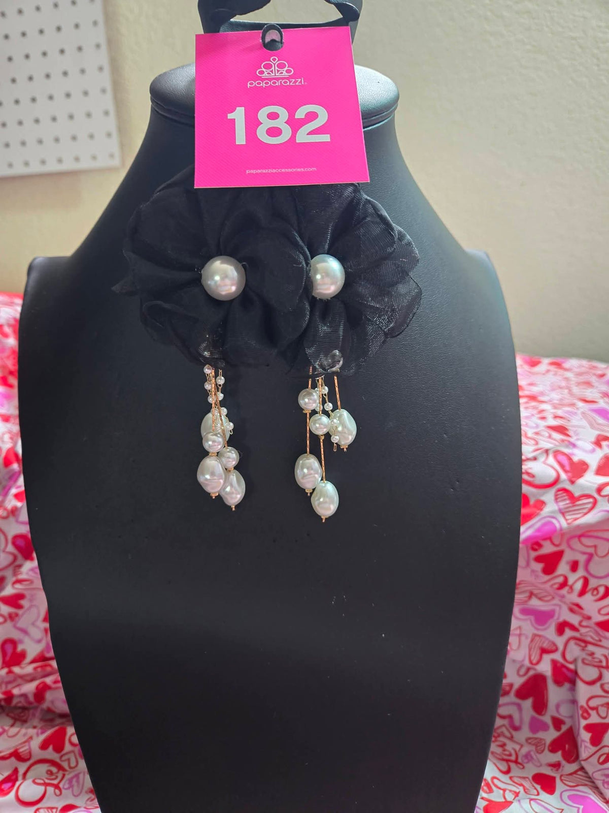 Black&pearl earrings